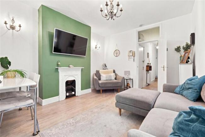 2-bed flat on Gilbey Road, London, SW17, £485,000