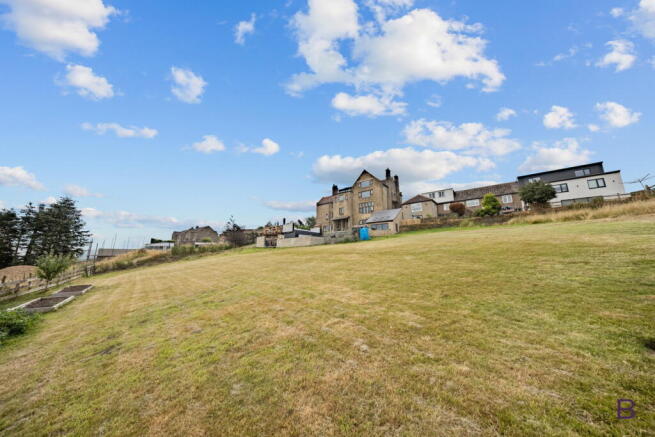 8 bed Detached for sale Image 4