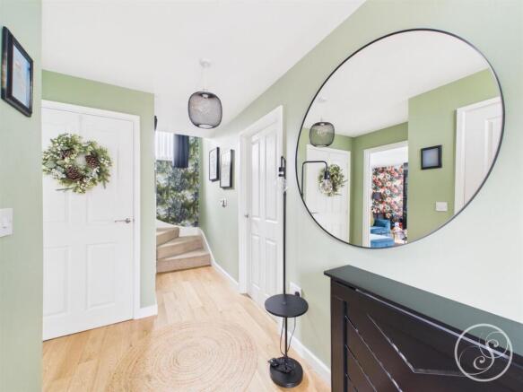 4 bed Semi-Detached for sale Image 9