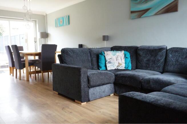 Lounge/Dining Room