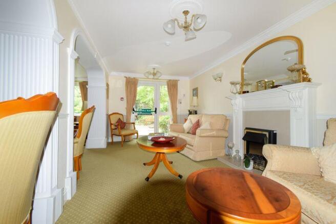 RESIDENTS LOUNGE