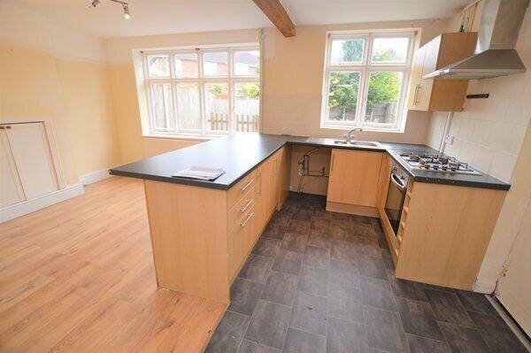 open plan kitchen & dining room