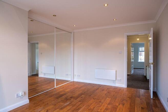 Bedroom 1 (2)