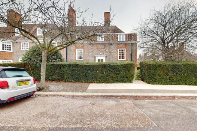 8 North Square, Hampstead Garden Suburb, London NW11 7AA