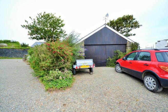 DOUBLE GARAGE