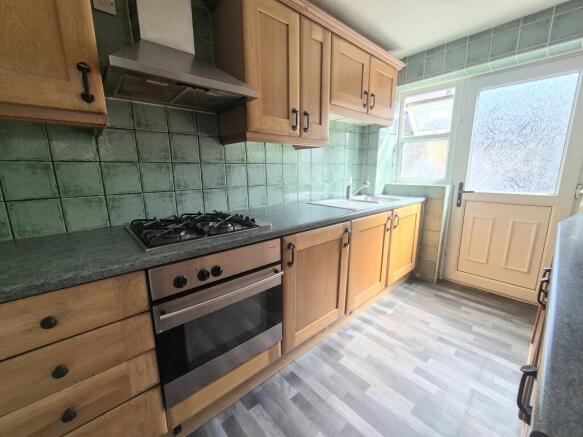 3 bed Terraced to rent Image 5