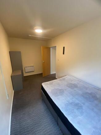 1 bed Apartment to rent Image 9