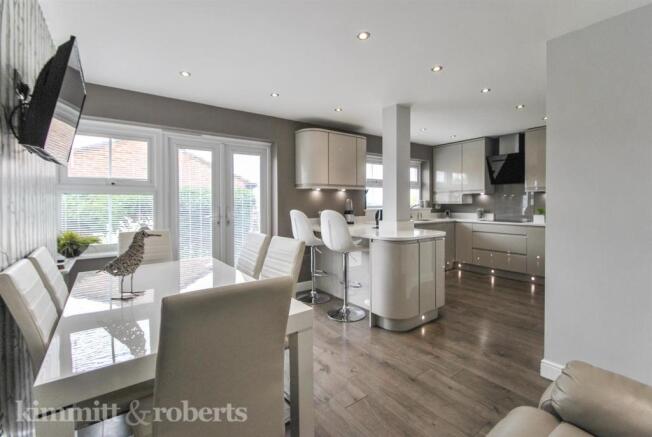 Kitchen/Dining Room