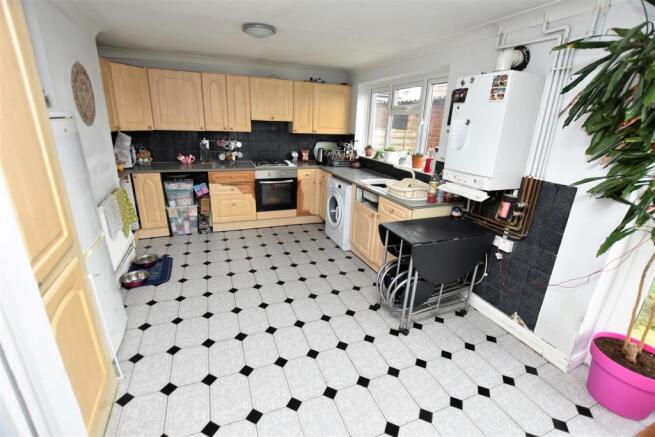KITCHEN DINER