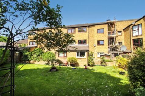 Lawn Road, Uxbridge, UB8