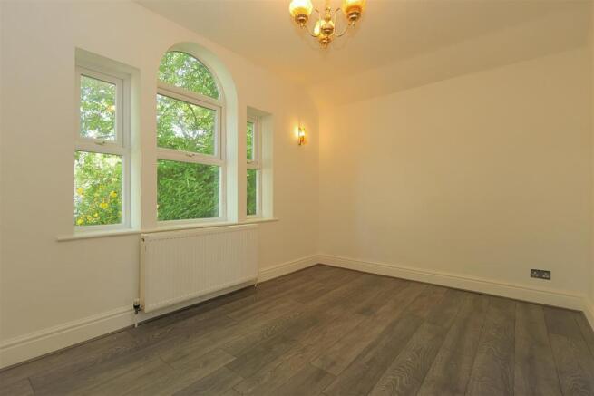 4 bed Detached for sale Image 12