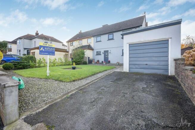 Garage/Driveway
