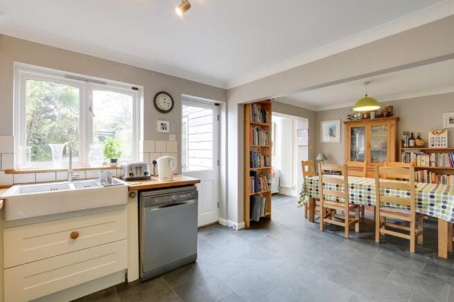 Kitchen/dining ar...