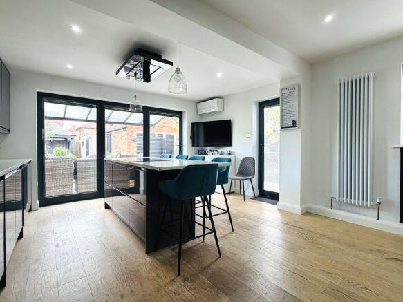 3 bed Semi-Detached for sale Image 7