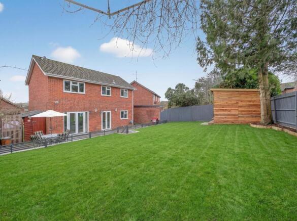 Dawlish Close, Stevenage, Hertfordshire, SG2 photo 3