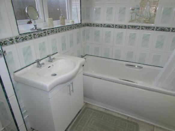 BeswickDv30bath1.JPG