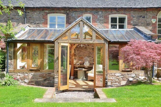 GARDEN ROOM