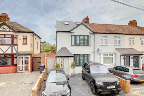 Lodge Crescent, Waltham Cross, EN8