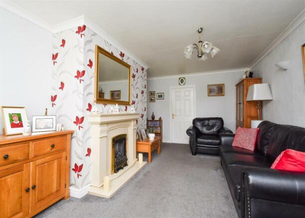 10 Wombourne Road - Living Room (2).jpg