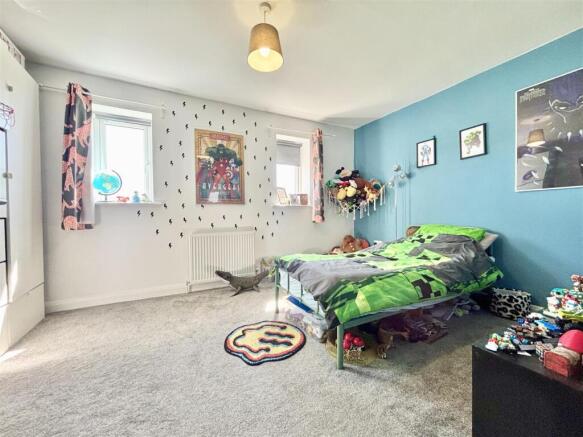 3 bed Town House for sale Image 10