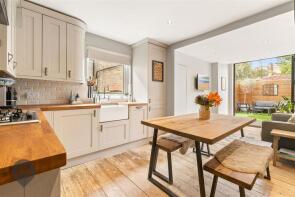 74, Balvernie Grove, London SW18 5RP