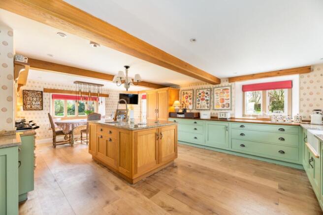 7 bed Detached for sale Image 4