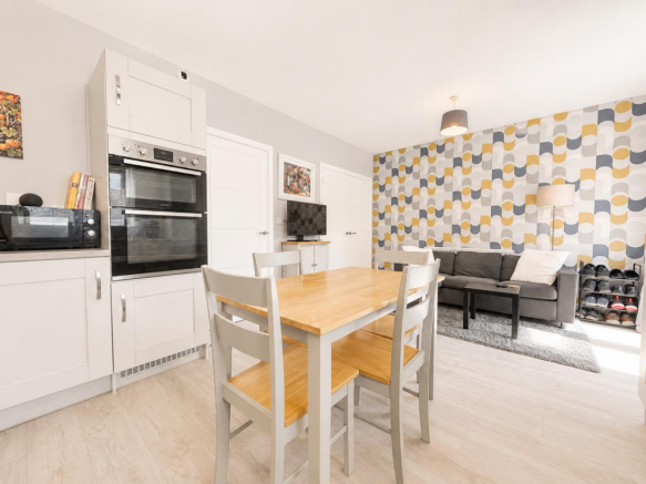 4 bed Detached for sale Image 9