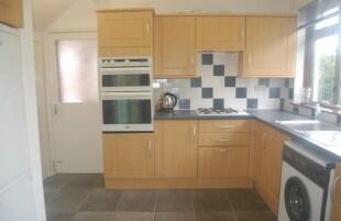 RE-FITTED KITCHEN