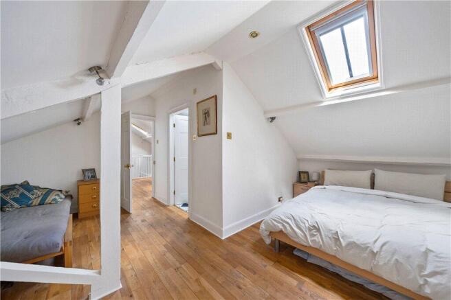3 bed Apartment for sale Image 10