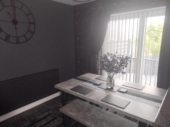 3 bed Semi-Detached for sale Image 12