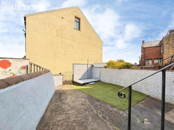 3 bed Terraced to rent Image 11