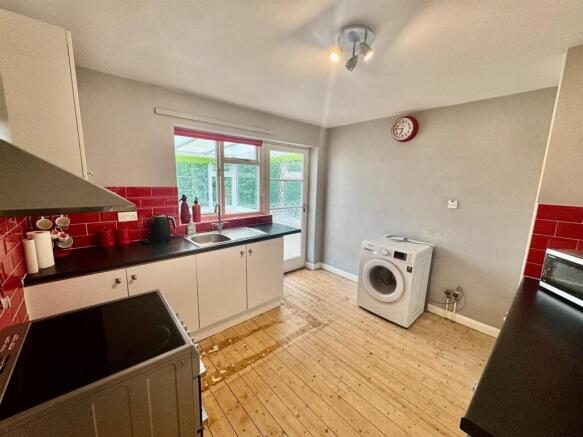 Kitchen 4.jpg