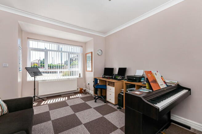 3 bed Detached Bungalow for sale Image 7