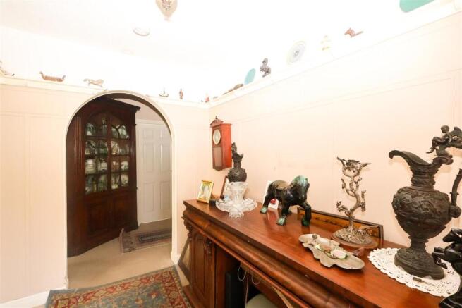 4 bed Detached for sale Image 7
