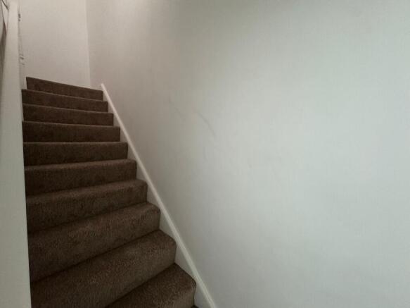 2 bed Flat to rent Image 9