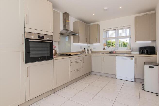 Gleanings Road, Irchester, Wellingborough photo 4