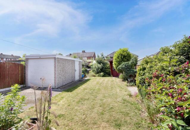 garden and garage 