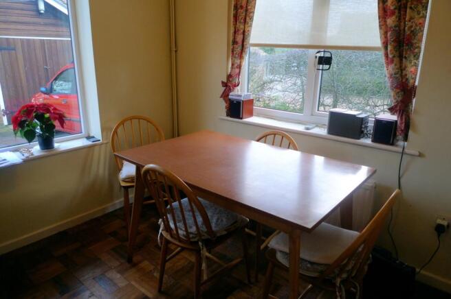 kitchen/breakast roo