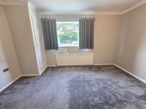 3 bed Town House for sale Image 7