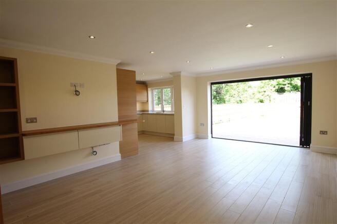 Kitchen/dining/famil
