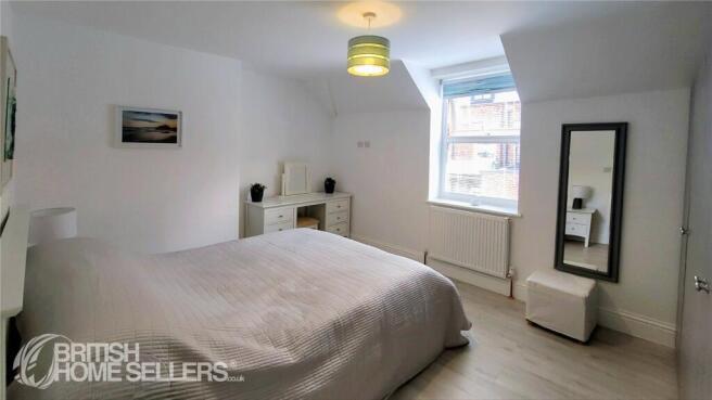 2 bed Apartment for sale Image 8