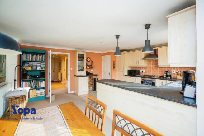 Open Plan Kitchen / Diner