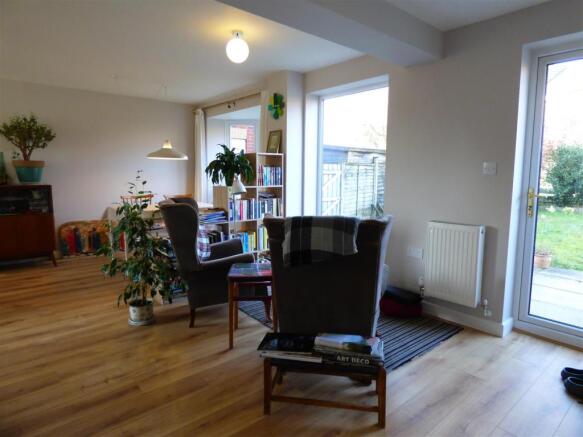 LIVING/DINING/STUDY AREA