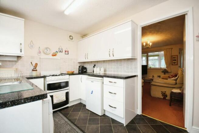 KITCHEN 02.jpg