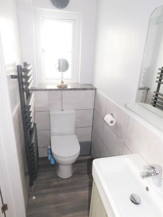 MASTER ENSUITE