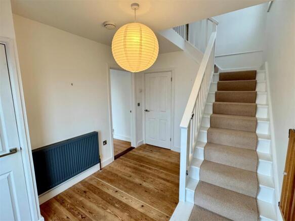 126 Henver Road Entrance Hall