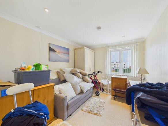 2 bed Flat for sale Image 7