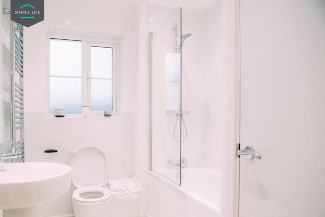 3 bed Terraced to rent Image 9