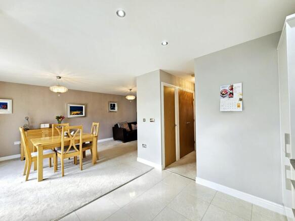 3 bed Semi-Detached for sale Image 5