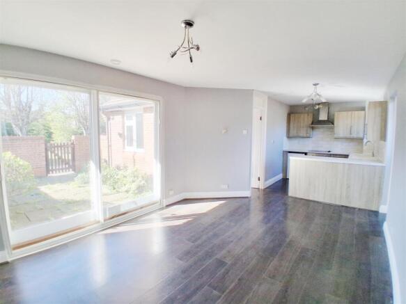 kitchen / dining / living room